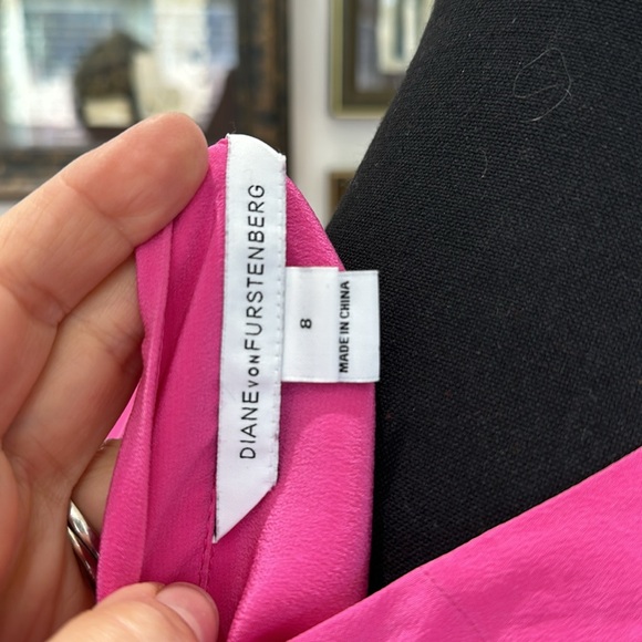 Diane von Furstenberge preloved silk blouse, size 8 - Picture 6 of 8